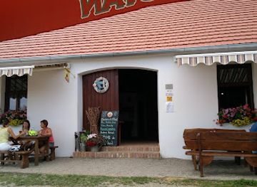 czechia/podyji-national-park/bar/vinarska-stodola-konice