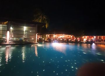 maldives/male-atoll/bar/waves-bar