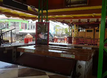 QQ Sports Bar And Grill