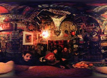 italy/siena/bar/bella-vista-social-pub