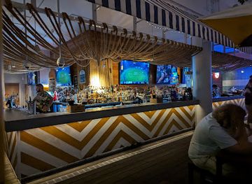 australia/gold-coast/surfers-paradise/bar/surfers-paradise-beergarden