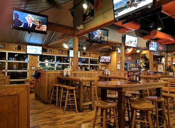 iowa/loess-hills/bar/hooters