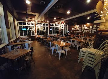 michigan/warren-dunes-state-park/bar/the-stray-dog-bar-grill