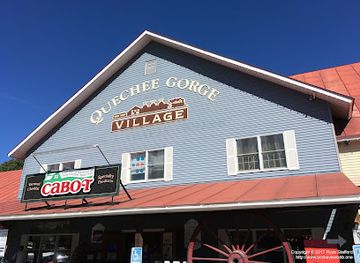 vermont/quechee-gorge/bar/quechee-gorge-village