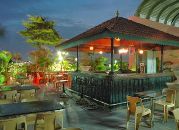 india/coromandel-coast/bar/hot-cold-bar-and-restaurant