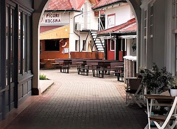 hungary/transdanubia/bar/picuri-kocsma