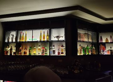 egypt/cairo/heliopolis/bar/wire-bar