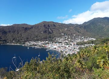 saint-lucia/tet-paul-scenic-trail/bar/club-whispers-restaurant-bar