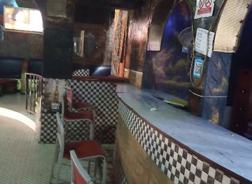 senegal/dakar/medina/bar/lumiere-bleu