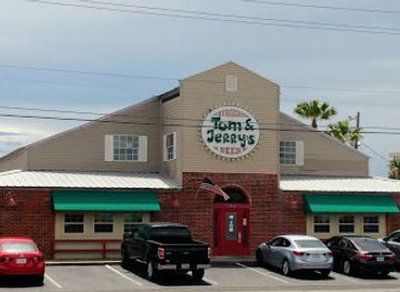 texas/padre-island-national-seashore/bar/tom-and-jerry-s