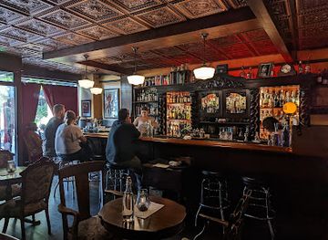 washington/whidbey-island/bar/revival-lounge