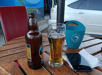 kenya/central-highlands/bar/freetown-live