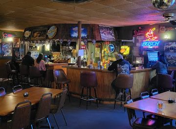 missouri/ha-ha-tonka-state-park/bar/whiskers-saloon