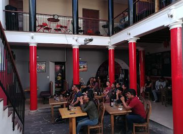 bolivia/sucre/historic-center/bar/reset-bar-sucre