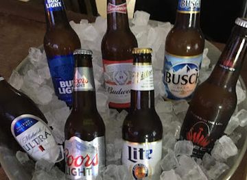 illinois/cahokia-mounds-state-historic-site/bar/iron-rail-pub