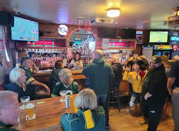 wisconsin/green-bay/bar/escapades