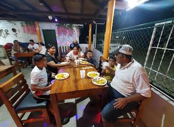 honduras/tela/bar/los-dodgers-barrio-la-curva