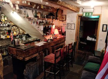 ireland/county-kilkenny/bar/hole-in-the-wall