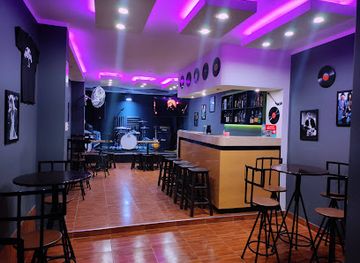 peru/moquegua/bar/rock-n-roll-cafe-bar