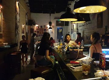 vietnam/vung-tau/bar/r-r-rock-n-roll-bar