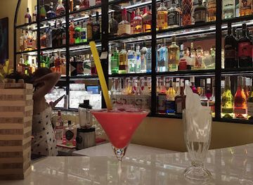 cambodia/phnom-penh/daun-penh/bar/arch-lounge-cocktails-whiskey-wine-bar