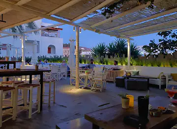 Click Cocktail Bar