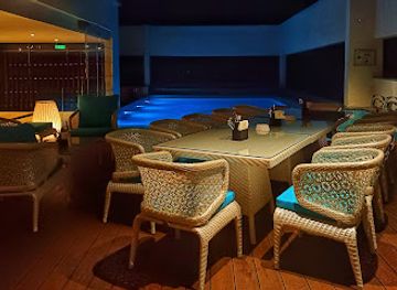 india/trivandrum/bar/la-baie-a-pool-bar