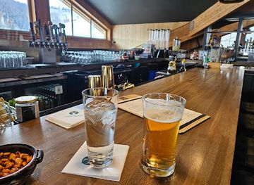utah/deer-valley/bar/royal-street-bar-sticky-wicket