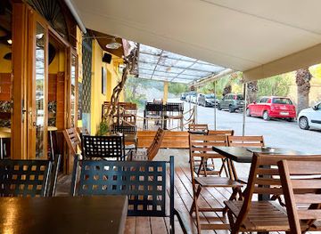 greece/nafplio/bar/black-cat-999