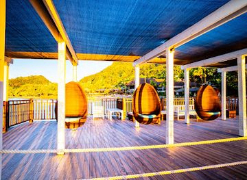 seychelles/north-island/bar/sunset-bar
