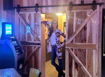 indiana/turkey-run-state-park/bar/road-hawg-s-tavern