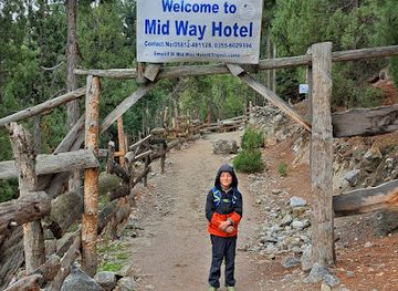pakistan/fairy-meadows/bar/midway-hotel-and-cafe