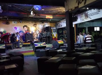 cote-d-ivoire/abidjan/bar/parker-place