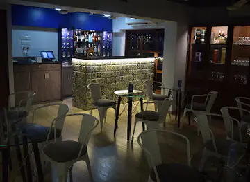 Aqua Lounge