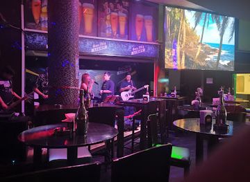 united-arab-emirates/abu-dhabi/downtown-abu-dhabi/bar/vertical-bar