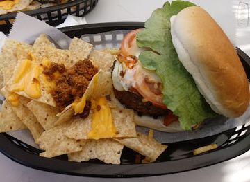 puerto-rico/bayamon-region/bar/la-muralla-sport-bar