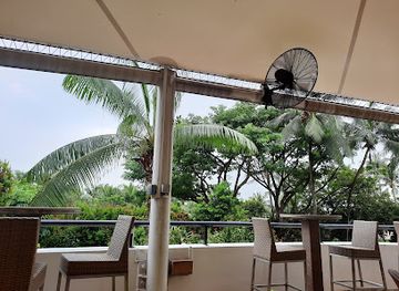 singapore/southern-ridges/bar/the-bubble-bar