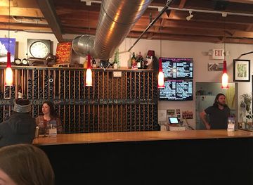 wisconsin/lake-geneva/bar/studio-winery-geneva-lake-distilling