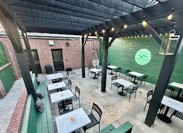 alabama/greater-birmingham/bar/emerald-lounge
