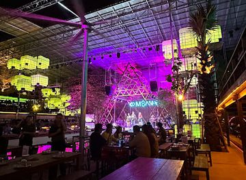 cambodia/phnom-penh/toul-tom-poung/bar/kombang-pub-and-eatery