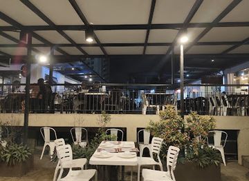 philippines/tagaytay/bar/papa-doms-bar-and-restaurant-tagaytay