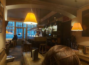 belgium/ypres/bar/the-walker