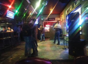 iowa/lake-okoboji/bar/chaplin-s