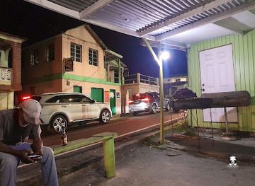 saint-kitts-and-nevis/cayon/bar/godfrey-s-bar