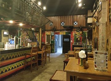 myanmar-burma/golden-rock/bar/7th-joint-bar-grill