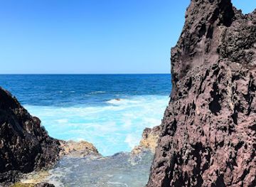 saint-kitts-and-nevis/saint-john-capisterre-parish/bar/black-rock-bbq-shack