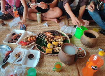myanmar-burma/delta-region/bar/kyun-tet-pe-toddy-palm-sky-beer