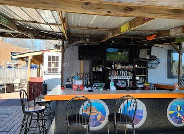 new-hampshire/strafford-county/bar/castaways-boathouse