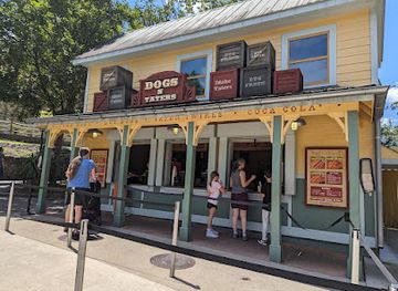 tennessee/dollywood/bar/dogs-n-taters