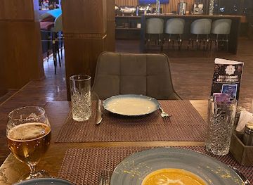 kazakhstan/nur-sultan/khan-shatyr-entertainment-center/bar/cloud-bar-terrace